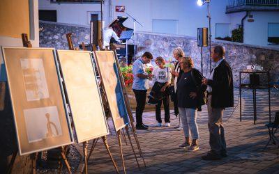 RAZSTAVA: V mozaiku spomina 2022 – GLASBENA PRIPOVED FOTOGRAFIJ